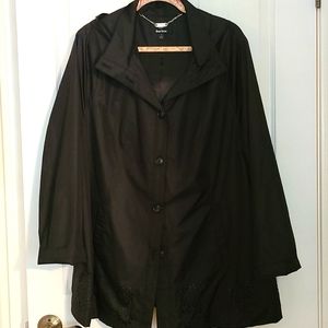 Black lightweight rain coat